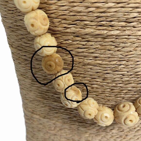 Vintage Carved Bead Necklace Graduated Boho Vintage Artsy Renaissance 27” - Picture 3 of 4